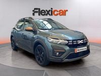 Usado Dacia Sandero Expression 101 CV (74 kW) 2023 Verde Utilitario