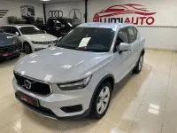 Usado Volvo XC40 150 CV (110 kW) 2019 Gris / plata SUV