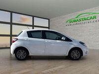 Usado Toyota Yaris Hybrid Active 99 CV (72 kW) 2019 Blanco Utilitario