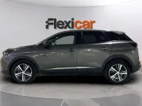 Usado Peugeot 3008 Allure 131 CV (96 kW) 2023 Gris SUV