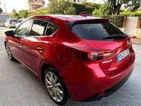 Begagnad Mazda 3 Comfort 150 HK (110 kW) 2015 Röd Halvkombi