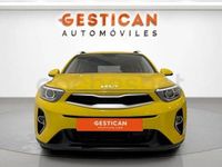 Usado Kia Stonic 100 CV (73 kW) 2022 Amarillo SUV