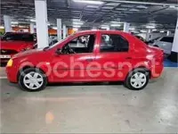 Usado Dacia Logan Ambiance 75 CV (55 kW) 2010 Rojo Berlina