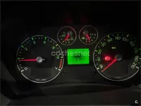 Usado Ford Fiesta Trend 96 CV (70 kW) 2008 Rojo Utilitario