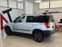 Usado Skoda Yeti Active 105 CV (77 kW) 2014 Gris / plata SUV