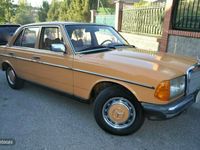 Usado Mercedes 300 82 CV (60 kW) 1979 Naranja Berlina
