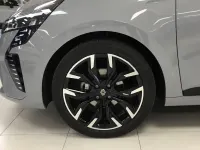 Usado Renault Clio V Techno 101 CV (74 kW) 2025 Gris Berlina
