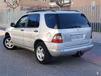 Usado Mercedes ML270 163 CV (119 kW) 2001 Gris / plata SUV