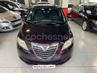 Usado Lancia Ypsilon 69 CV (50 kW) 2014 Violeta / lila Utilitario
