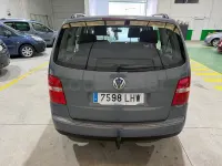 Usado VW Touran Conceptline 100 CV (73 kW) 2004 Gris / plata Monovolumen