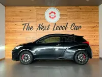 Usado Toyota Yaris 261 CV (191 kW) 2021 Negro Utilitario