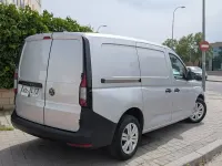 Usado VW Caddy 102 CV (75 kW) 2021 Gris Monovolumen