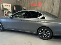Usado Mercedes E300 306 CV (225 kW) 2021 Gris Berlina