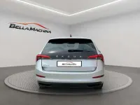 Usado Skoda Scala Ambition 95 CV (69 kW) 2023 Gris Utilitario