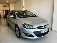 Usado Opel Astra Excellence 110 CV (80 kW) 2014 Gris / plata Familiar