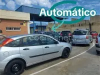 Usado Ford Focus Trend 100 CV (73 kW) 2004 Amarillo Berlina