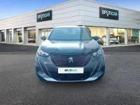 Usado Peugeot 2008 Allure 100 CV (73 kW) 2023 Gris SUV