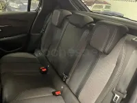Usado Peugeot 208 Allure 100 CV (73 kW) 2020 Gris / plata Utilitario