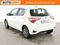 Usado Toyota Yaris Hybrid Active 101 CV (74 kW) 2018 Blanco Berlina