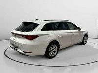 Usado Seat Leon Style 117 CV (86 kW) 2022 Blanco Familiar