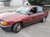 Usado Opel Astra 100 CV (73 kW) 1994 Granate Berlina