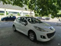 Usado Peugeot 207 Active 70 CV (51 kW) 2010 Blanco Berlina