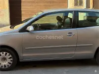 Usado VW Polo United 100 CV (73 kW) 2008 Gris / plata Utilitario