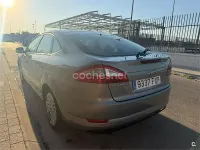 Usado Ford Mondeo Ghia 140 CV (102 kW) 2007 Gris / plata Berlina