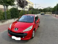 Usado Peugeot 207 95 CV (69 kW) 2008 Rojo Berlina