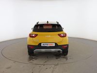 Usado Kia Stonic 120 CV (88 kW) 2022 Amarillo SUV
