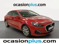 Usado Hyundai i30 120 CV (88 kW) 2018 Rojo Berlina