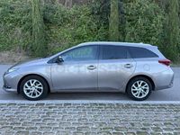 Usado Toyota Auris Active 112 CV (82 kW) 2016 Gris / plata Familiar