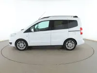 Usado Ford Tourneo Courier Titanium 100 CV (73 kW) 2018 Blanco Monovolumen