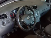 Usado VW Polo Advance 90 CV (66 kW) 2017 Negro Berlina