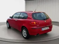 Usado Alfa Romeo 147 Distinctive 105 CV (77 kW) 2003 Blanco Utilitario