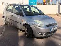 Usado Ford Fiesta Trend 68 CV (50 kW) 2004 Gris / plata Utilitario