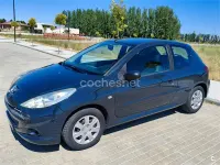 Usado Peugeot 206+ 70 CV (51 kW) 2012 Negro Utilitario