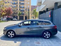 Usado Peugeot 308 SW Allure 130 CV (95 kW) 2018 Gris / plata Familiar