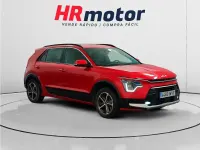 Usado Kia Niro 129 CV (94 kW) 2025 Rojo SUV