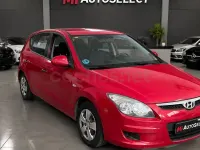 Usado Hyundai i30 Classic 109 CV (80 kW) 2009 Rojo Berlina