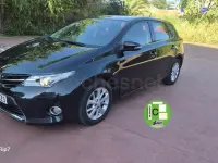 Usado Toyota Auris Active 132 CV (97 kW) 2014 Negro Berlina