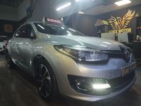 Usado Renault Mégane Bose Edition 110 CV (80 kW) 2015 Gris / plata Berlina