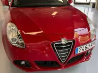 Usado Alfa Romeo Giulietta Distinctive 170 CV (125 kW) 2012 Rojo Utilitario