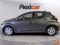 Usado Toyota Yaris Hybrid Active 116 CV (85 kW) 2021 Gris