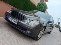 Usado Mercedes E270 Avantgarde 170 CV (125 kW) 2003 Gris / plata Berlina