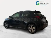 Usado Toyota Yaris Hybrid Active 116 CV (85 kW) 2025 Negro Berlina