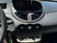 Usado Renault Twingo Authentique 60 CV (44 kW) 2008 Verde Utilitario