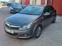 Usado Opel Astra GTC Sportive 140 CV (102 kW) 2012 Gris / plata Berlina