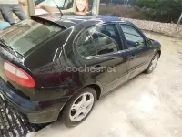 Usado Seat Leon 125 CV (91 kW) 2003 Negro Utilitario