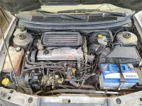 Usado Ford Mondeo Ambiente 90 CV (66 kW) 1999 Gris / plata Berlina
